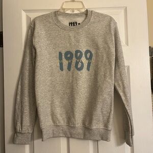NWOT Taylor’s Version Taylor Swift 1989 Crewneck Sweatshirt